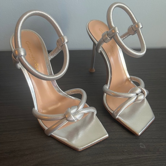 Gianvito Rossi Juno silver metallic sandals
